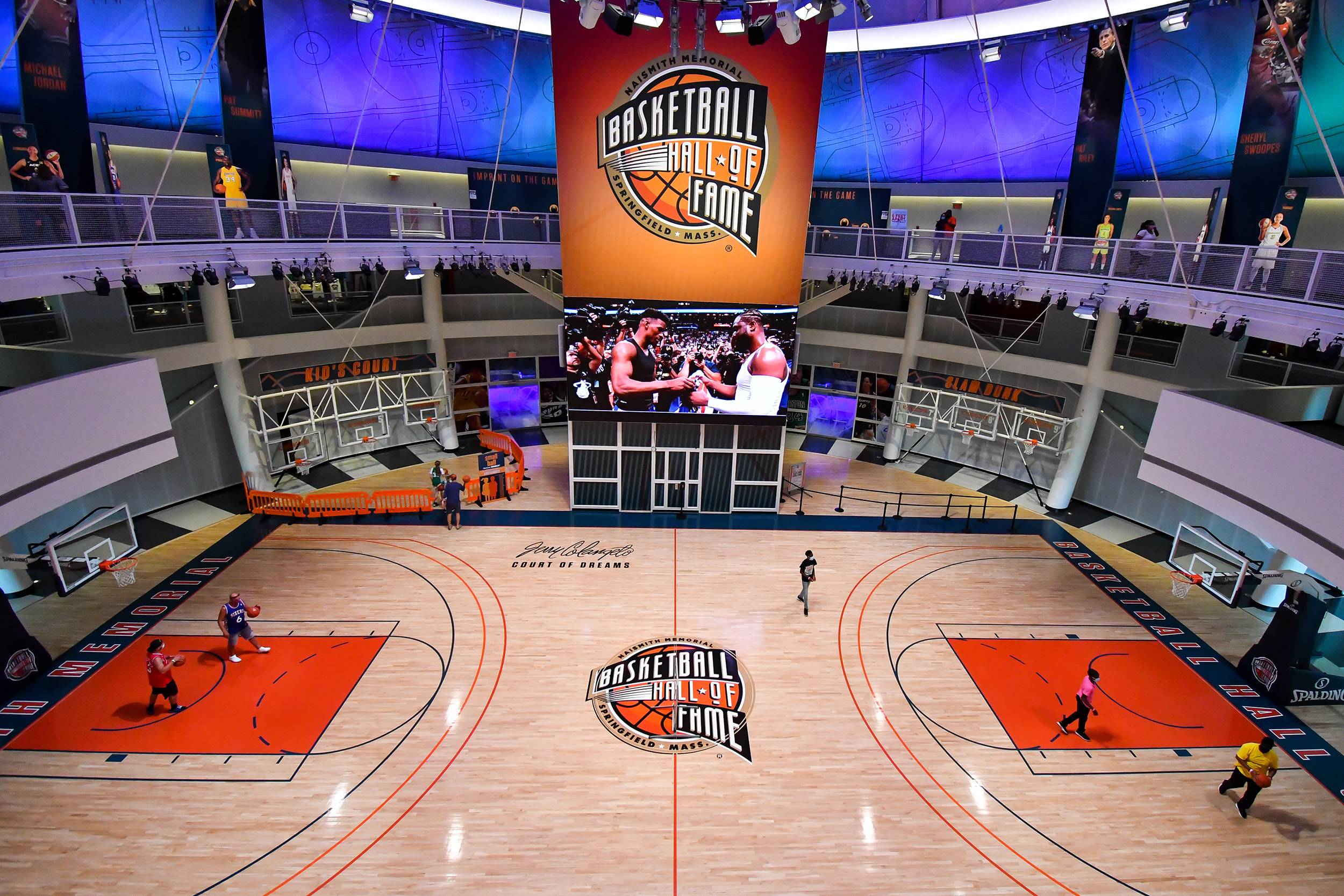 10 famous streetball courts in the U.S.